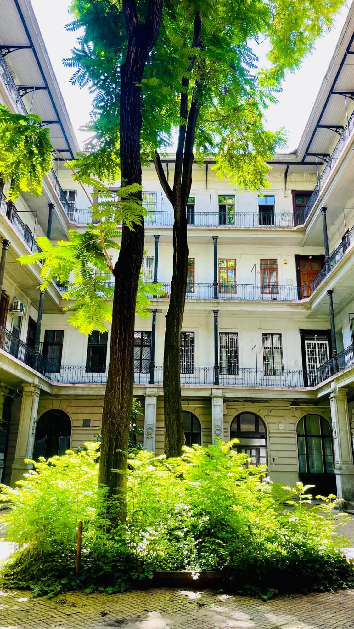 Brand New Sunny On Andrassy Street Appartement Budapest