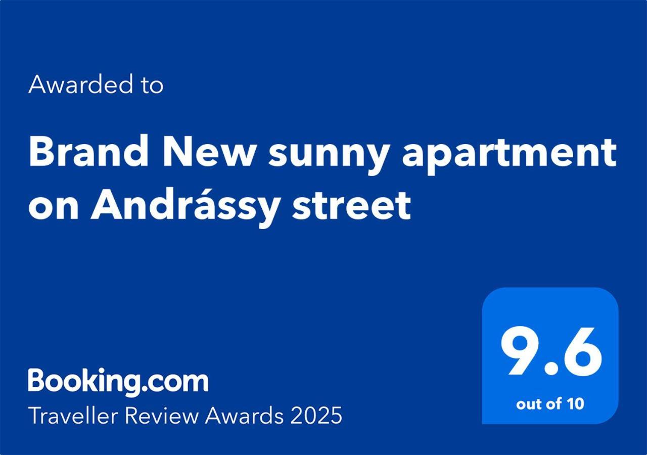 Brand New Sunny On Andrassy Street Appartement *